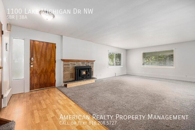 Foto del edificio - 1100 Lake Michigan Dr NW