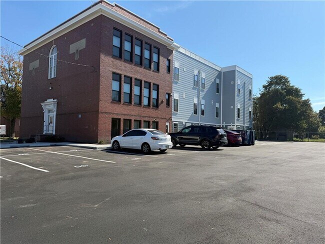 Foto del edificio - 1624 Lonsdale Ave