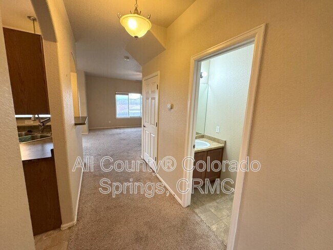 Foto del edificio - 13113 River Falls Terrace