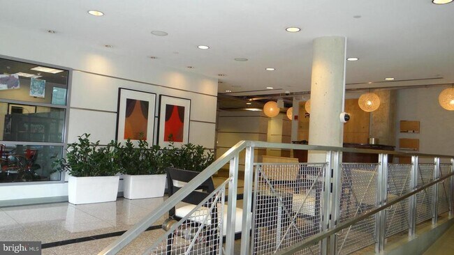 Foto del edificio - 1300 N St NW