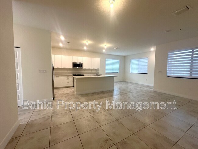 Foto del edificio - 4636 NW 84th Ave