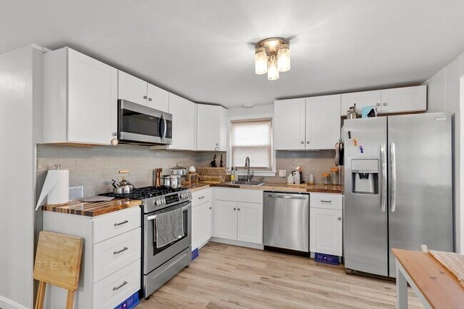 Building Photo - 165 Neponset Valley Pkwy