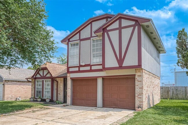 Building Photo - 13311 White Cliff Dr