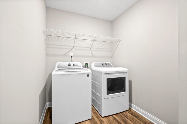 Foto del edificio - Like new construction rental located in a ...