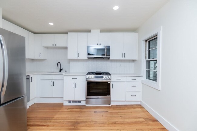 Foto del edificio - 77 Princeton St