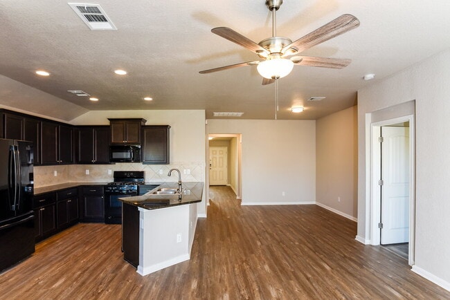 Foto del edificio - 2617 McCrae