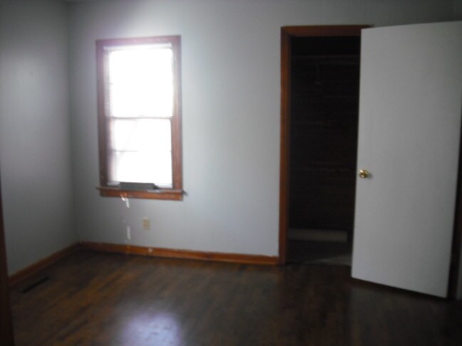 Building Photo - 1721 W Olive St