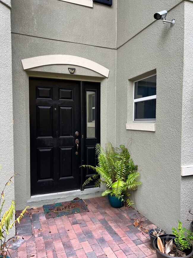 Foto del edificio - 7457 Regina Way