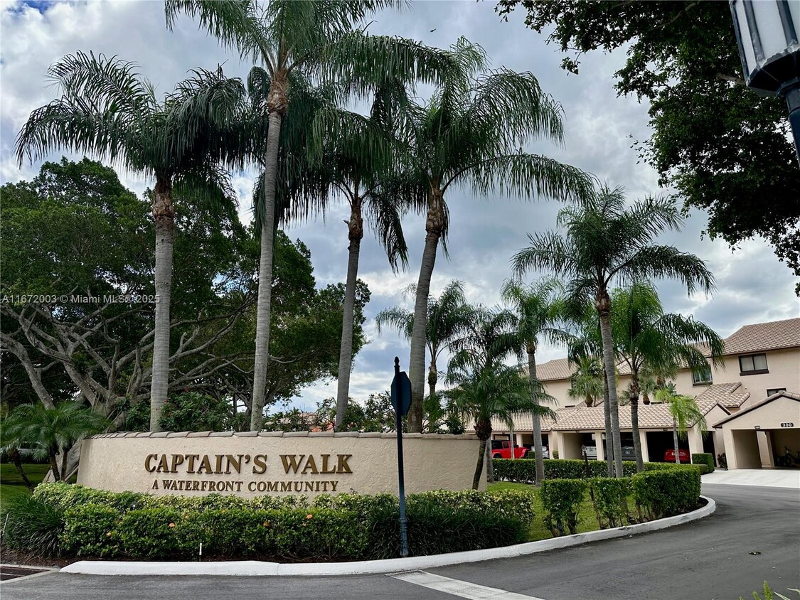 Primary Photo - 240 Captains Walk