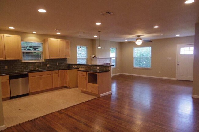 Foto del edificio - 3504 Speedway