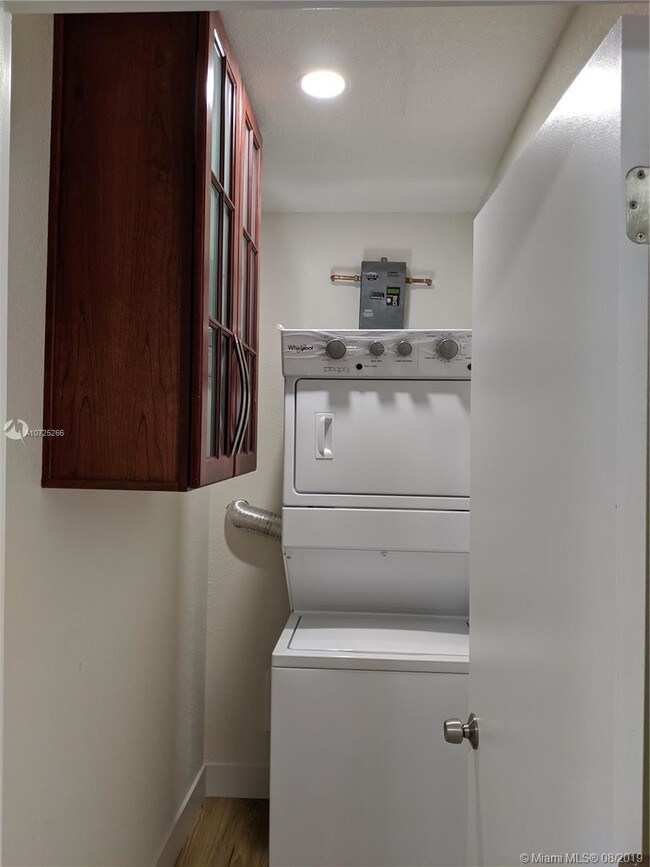 Foto del edificio - 3125 SW 19th St