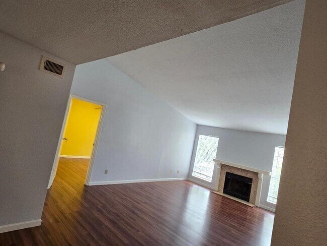 Foto del edificio - 7400 Bellerive Dr