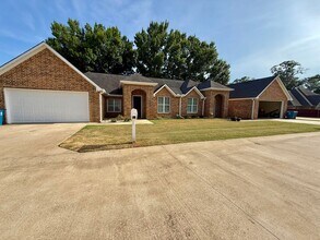 Building Photo - 818 TX-110