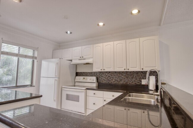 Foto del edificio - 4489 Luxemburg Ct