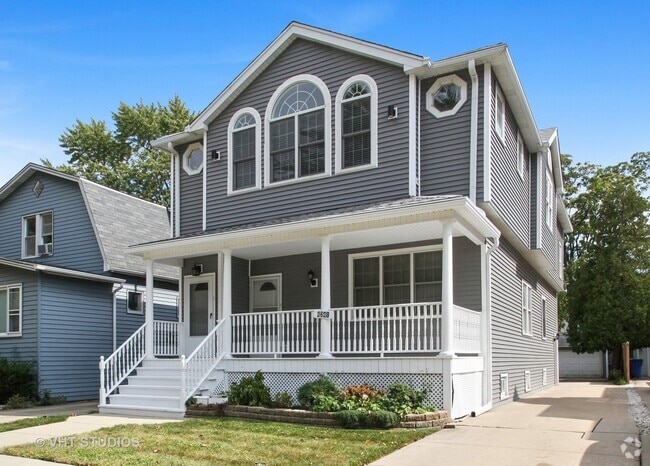Building Photo - 6241 N Sayre Ave