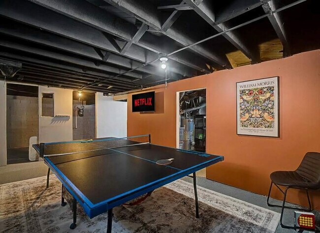 Foto del edificio - 2010 Chesterland Ave