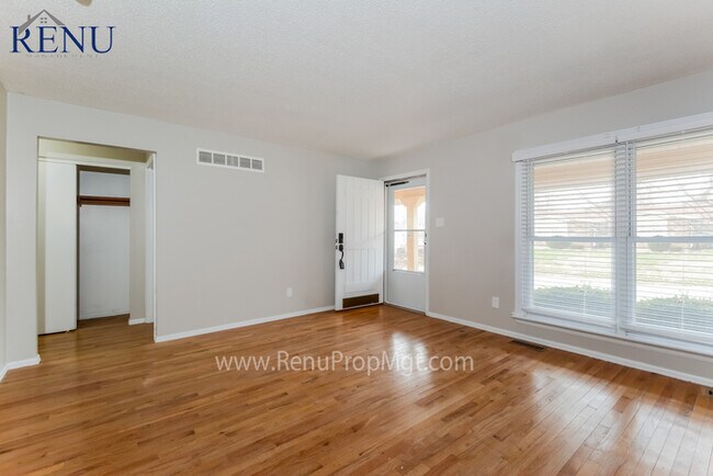 Foto del edificio - 11740 Carolview Dr
