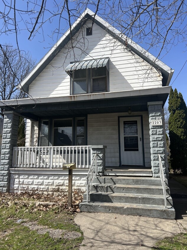 2203 N Atlantic Ave, Peoria, IL 61603 House Rental in Peoria, IL