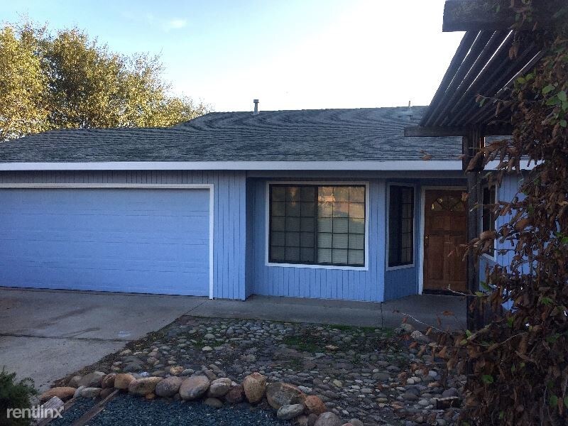 Primary Photo - 3530 Lakeview Dr