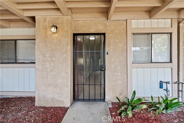 Building Photo - 1745 Los Feliz Dr