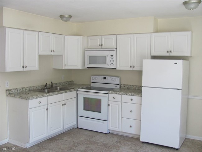 Building Photo - 312 Ashlawn Dr