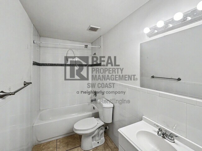 Foto del edificio - 772 Holmes Ave