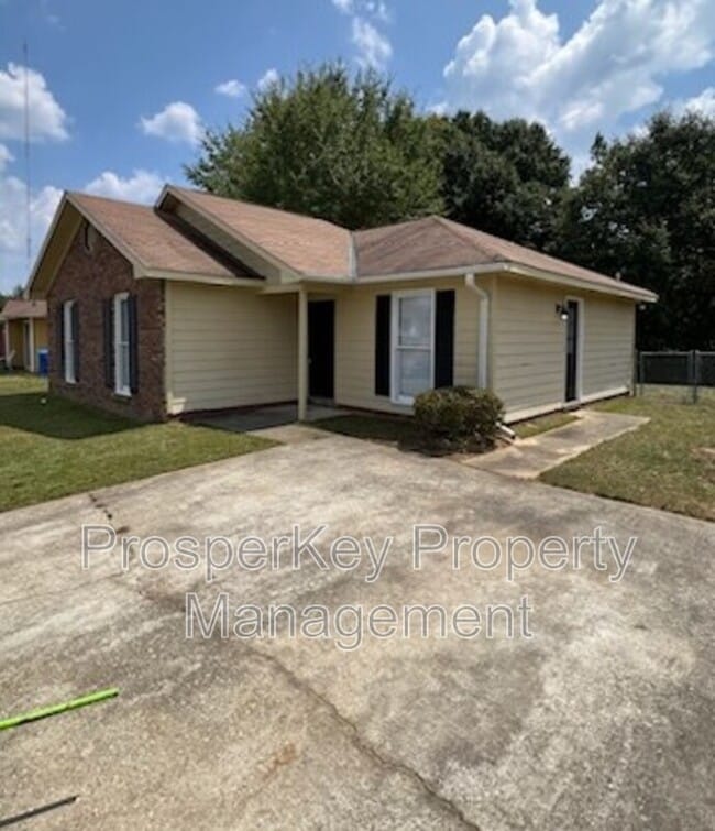 Building Photo - 5766 Spanish Oak Dr