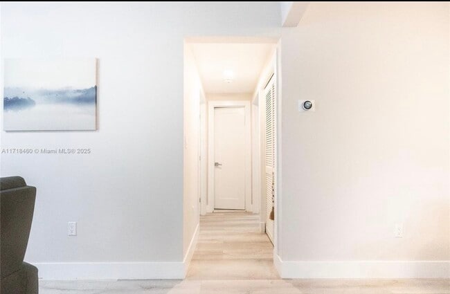 Foto del edificio - 240 SW 71st Ave