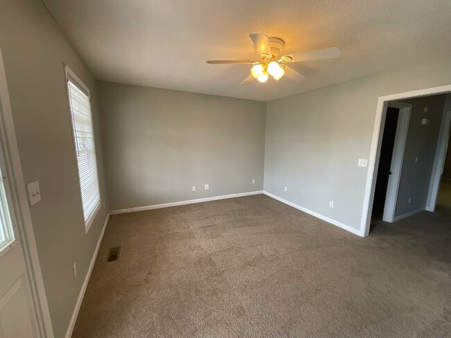 Foto del edificio - 45 Tulip Grove Cir