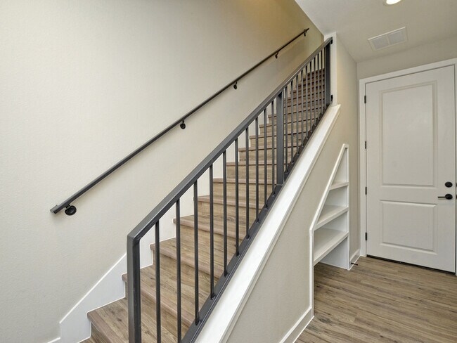 Foto del edificio - Stunningly sophisticated 3 level condo con...