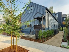 Building Photo - 3818 N Vancouver Ave