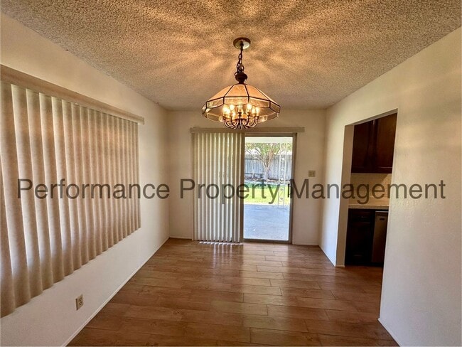 Foto del edificio - Beautiful 4 Bed/2 Bath 55+ Home w/ RBP & S...