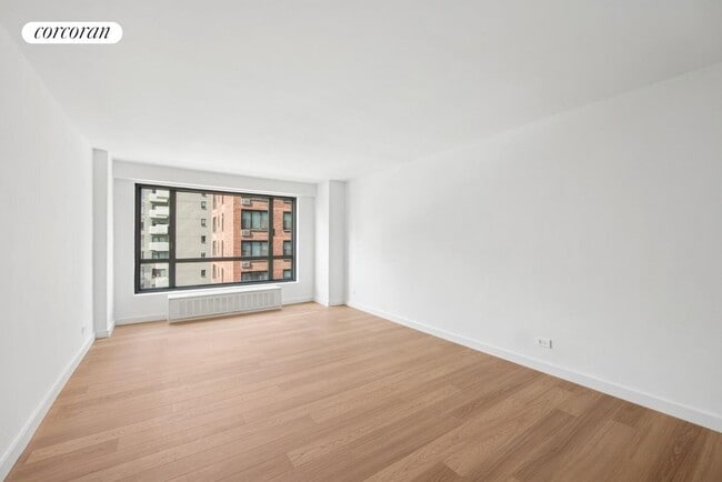 Building Photo - 501 E 87th St