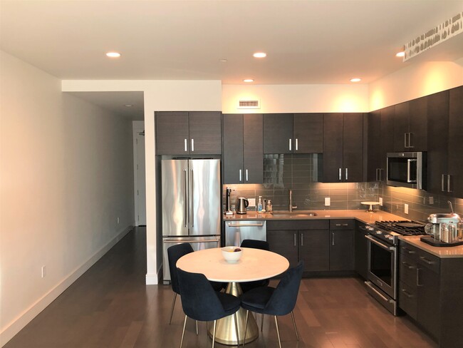 Building Photo - 222 West Ave