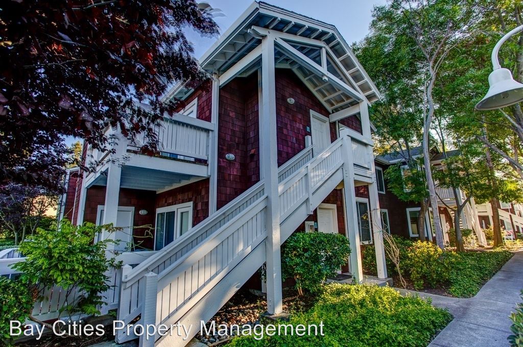 Foto principal - 204 Bayside Ct