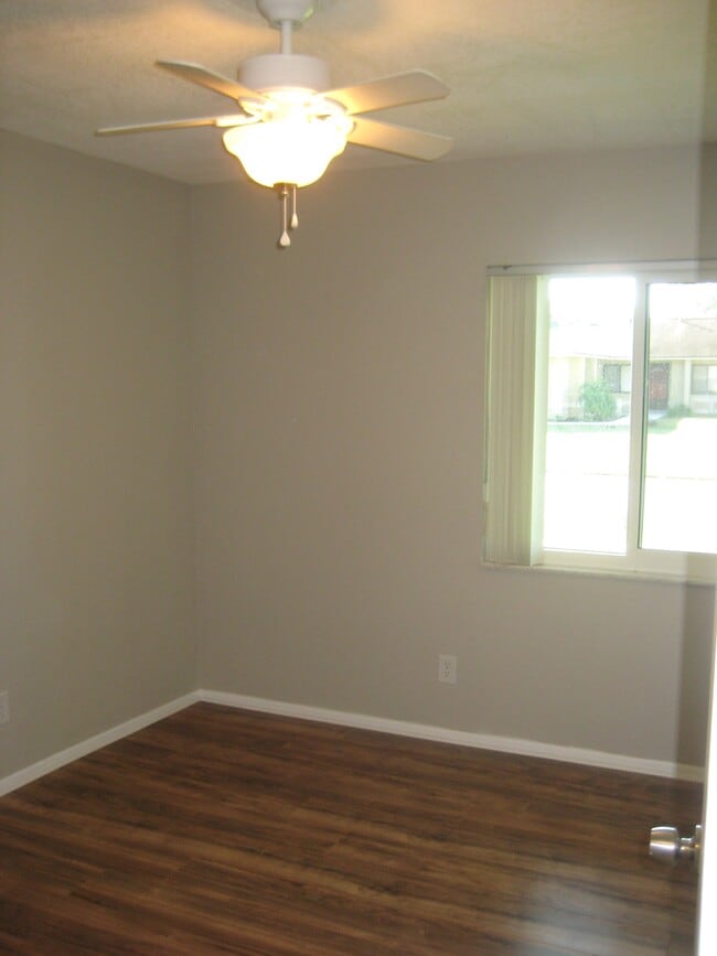 Building Photo - 220 Harpers Ferry Dr