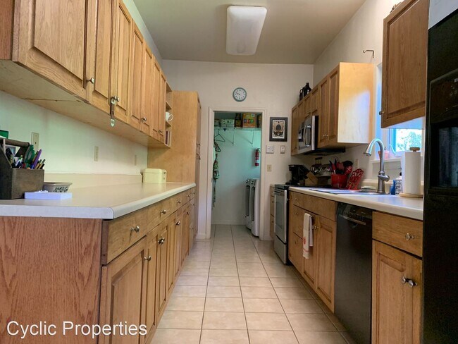 Building Photo - 4 br, 3 bath House - 2330 Long Shadow