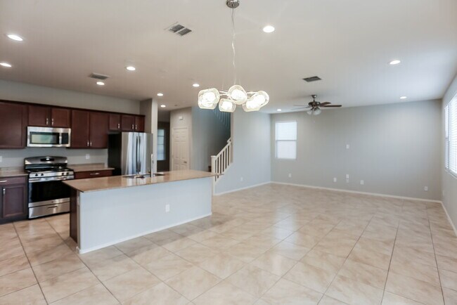 Building Photo - 7213 W Jones Ave