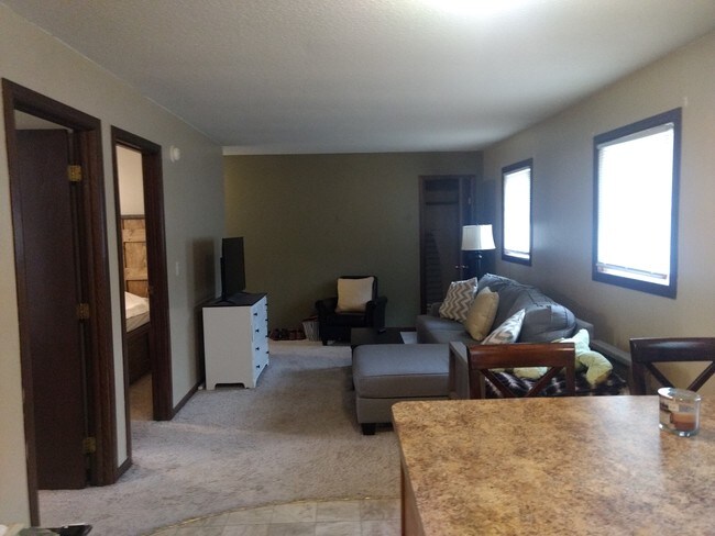 Foto del edificio - 1003 Emerald Ct