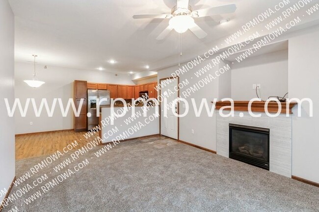 Building Photo - NEWLY UPDATED CONDO!! 3 Bedroom, 2 Bath Co...