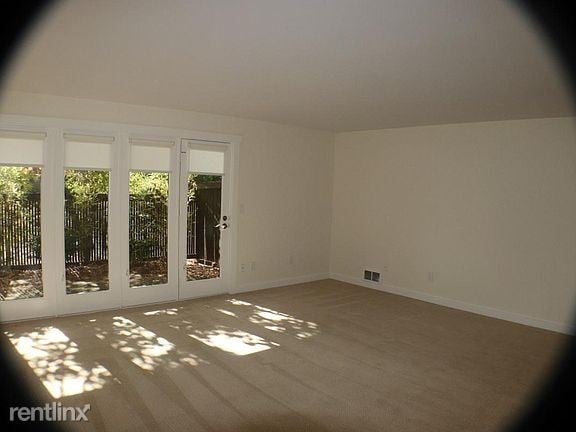 Building Photo - 1 br, 1 bath Condo - 11108 NE 68th St