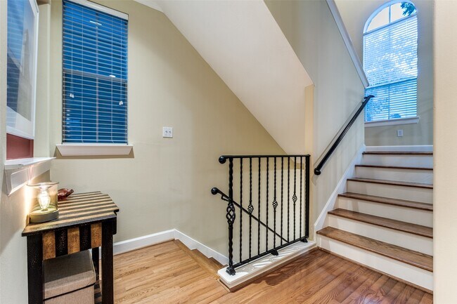 Foto del edificio - 4512 Rose St