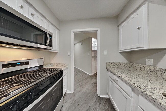 Foto del edificio - 26 Pinewood Forest Ct