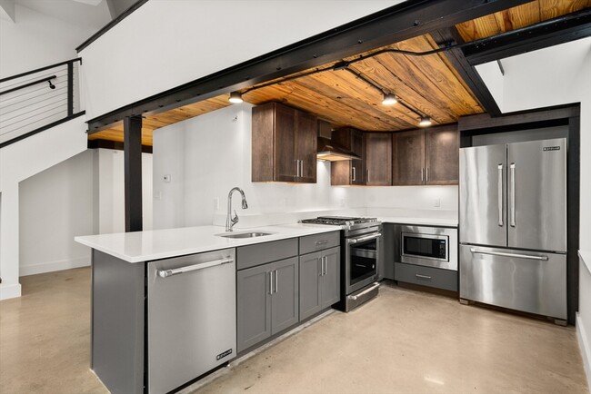 Building Photo - 26 Hichborn St