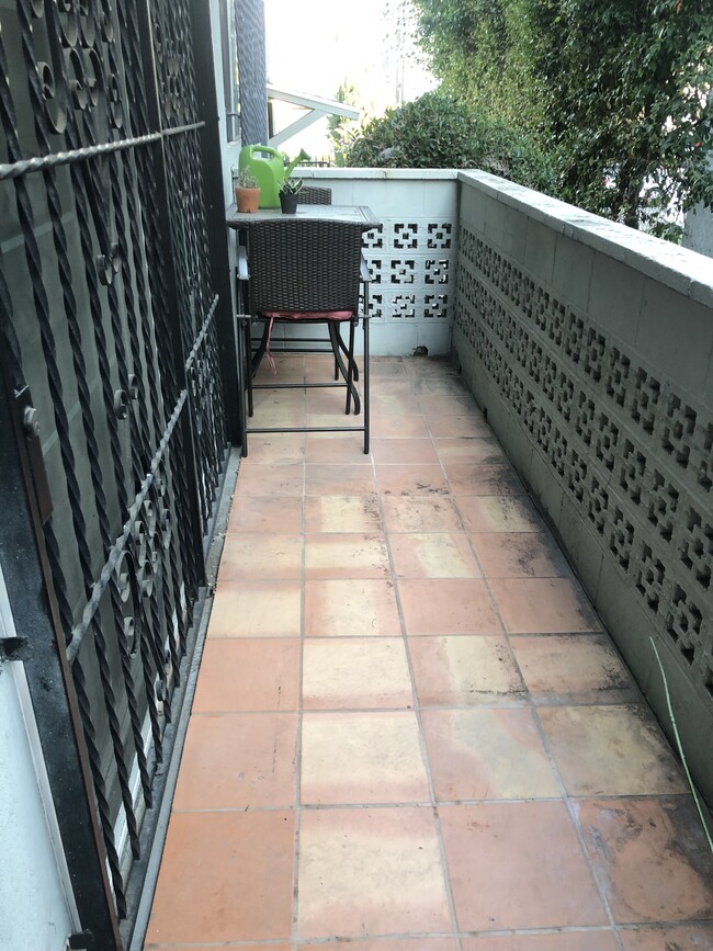 Patio - 1937 S Bedford St