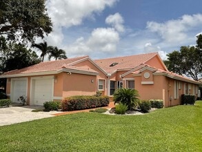 Building Photo - 5574 Royal Lake Cir
