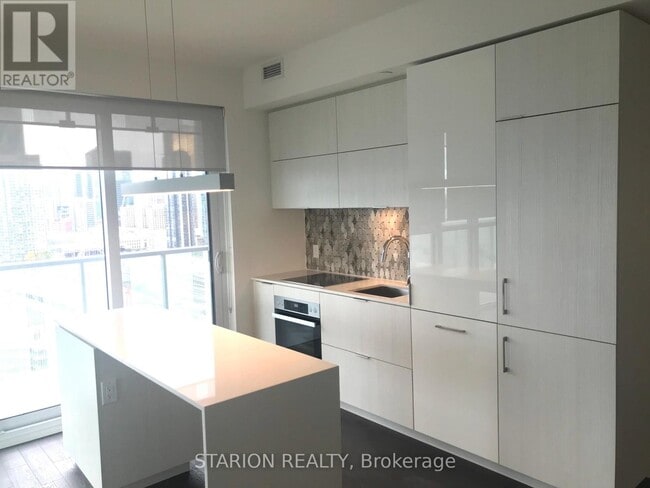 Building Photo - 15 Lower Jarvis St