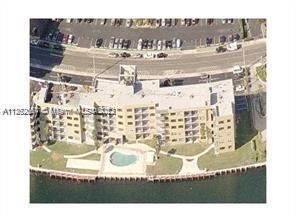 Primary Photo - 301 Golden Isles Dr