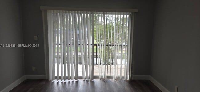 Building Photo - 7960 N Colony Cir