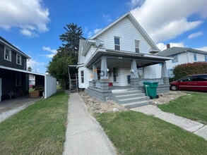 Building Photo - 523 Grove St